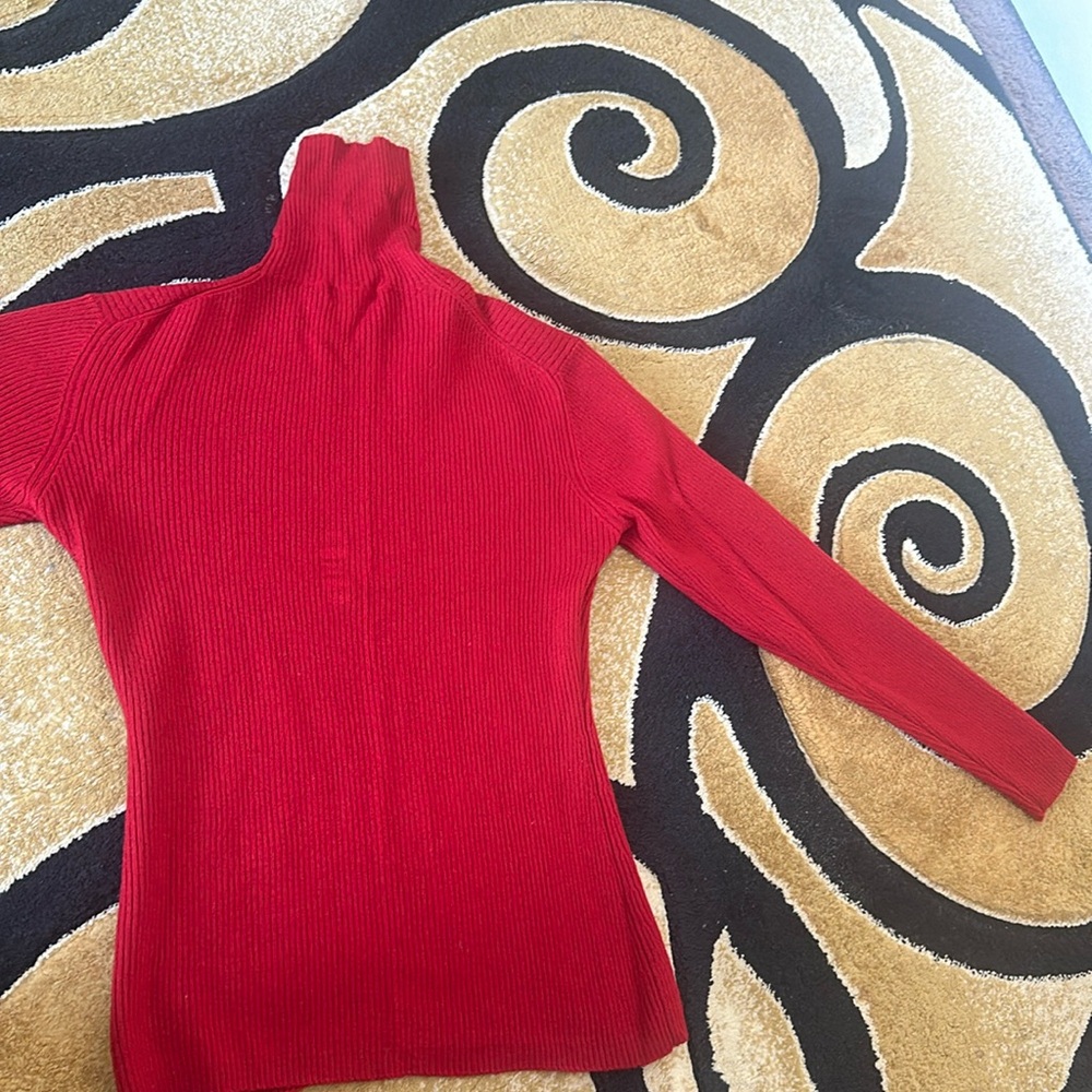 Banana Republic women Turtleneck Sweater. Size M Red.